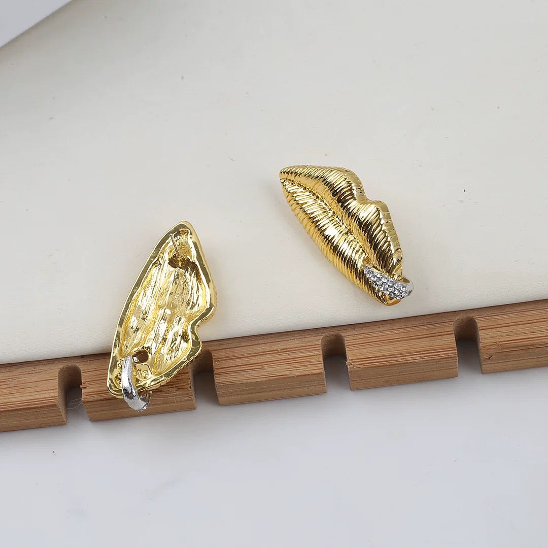 Lip Stud Earrings Cloisonné
