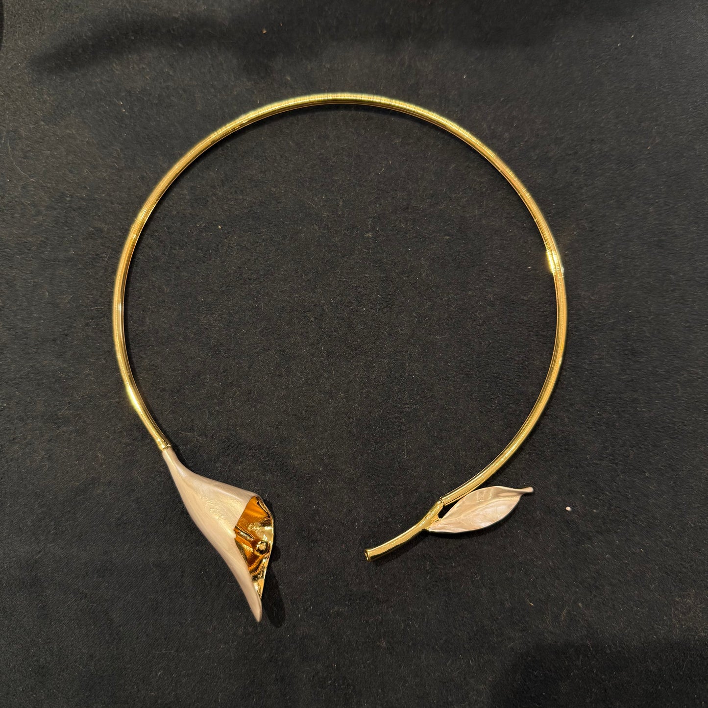 White lily collar necklace Cloisonné